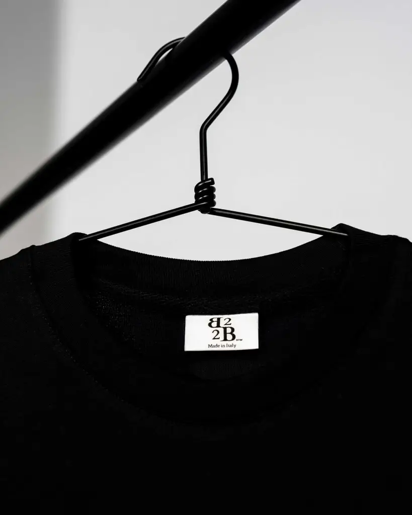 T-Shirt Black Shadow ⬜️ — Anteprima 4